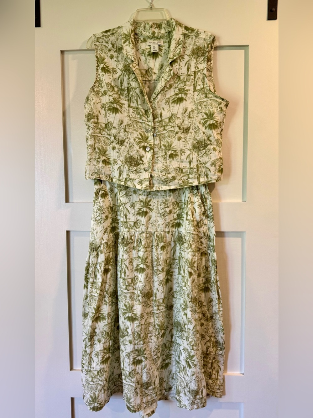 Rachel Zoe Linen Sleeveless Green Palm-Print skirt with Buttoned Vest